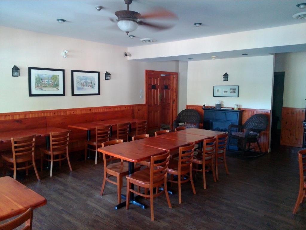 Little Hawk Resort & Marina Algonquin Highlands Bagian luar foto