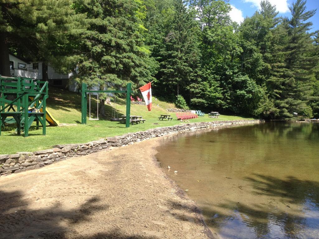 Little Hawk Resort & Marina Algonquin Highlands Bagian luar foto