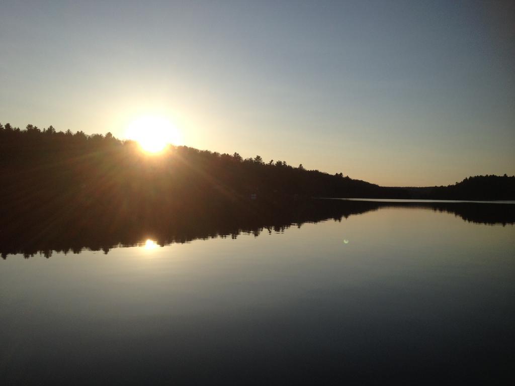 Little Hawk Resort & Marina Algonquin Highlands Bagian luar foto