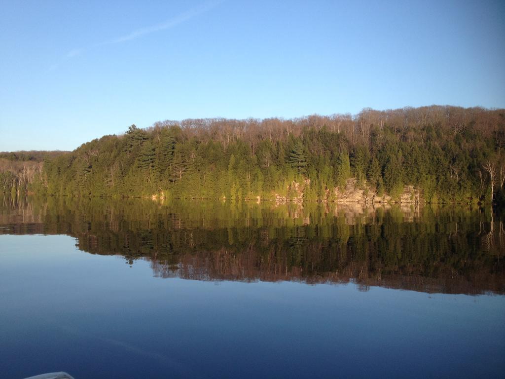 Little Hawk Resort & Marina Algonquin Highlands Bagian luar foto