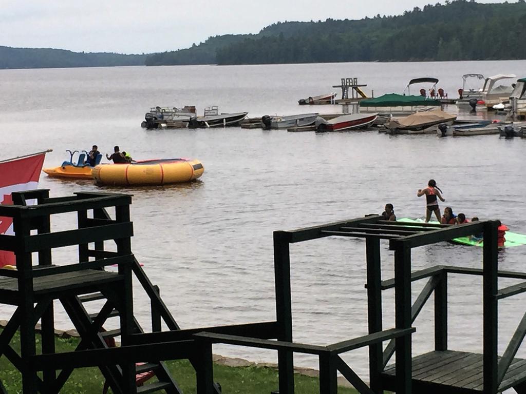 Little Hawk Resort & Marina Algonquin Highlands Bagian luar foto