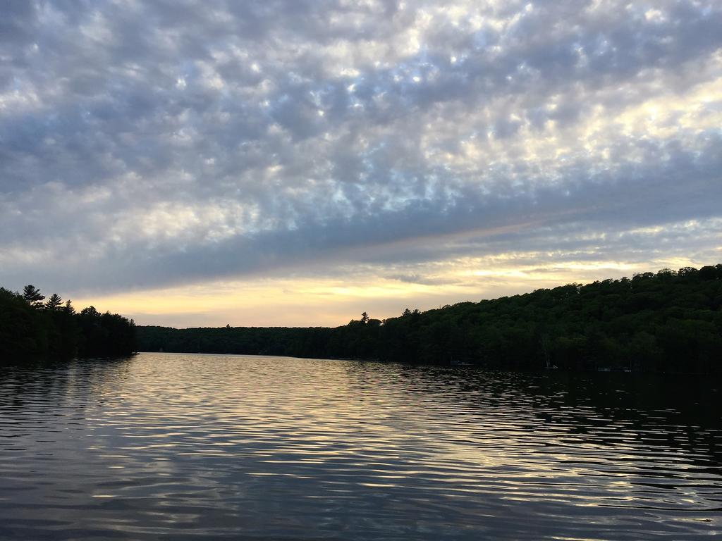 Little Hawk Resort & Marina Algonquin Highlands Bagian luar foto