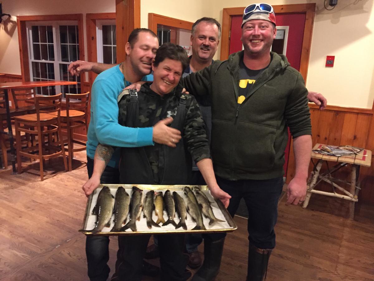 Little Hawk Resort & Marina Algonquin Highlands Bagian luar foto