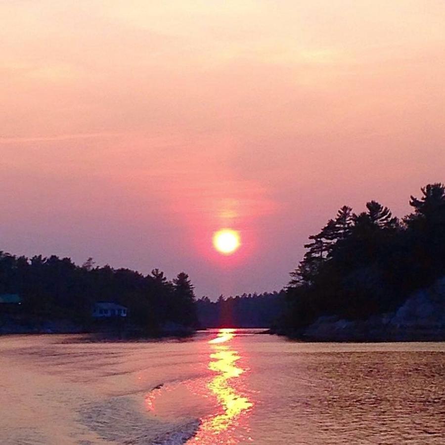 Little Hawk Resort & Marina Algonquin Highlands Bagian luar foto