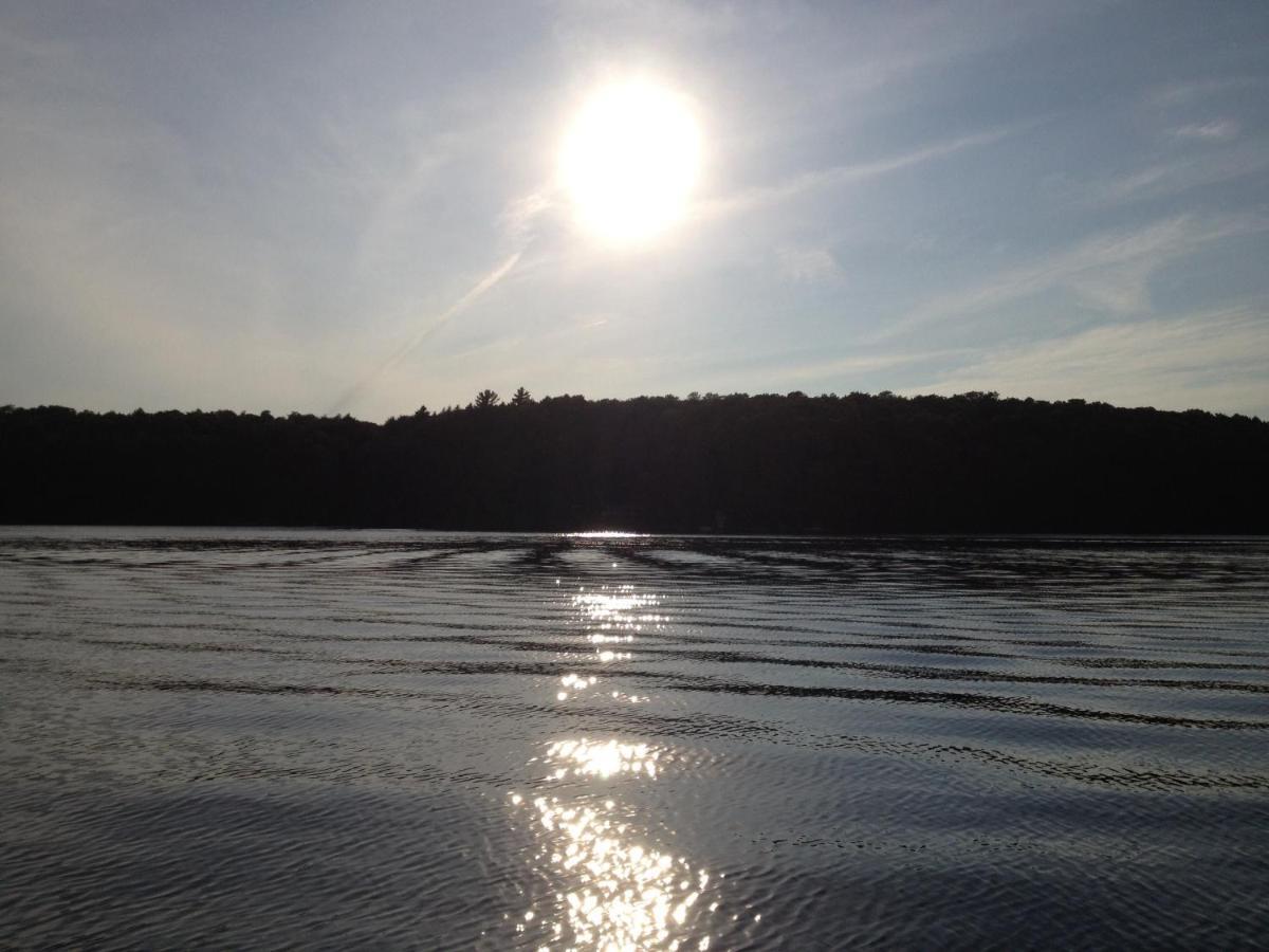 Little Hawk Resort & Marina Algonquin Highlands Bagian luar foto